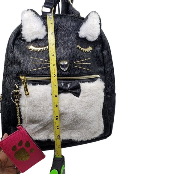 Betsey Johnson Tuxedo Cat Faux Fur Backpack Zip Around Black White Gold Hardware - Picture 9 of 12